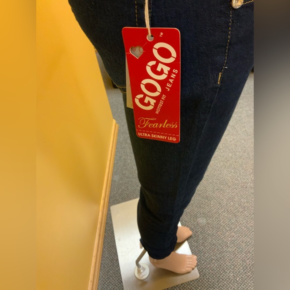 Gogo Jeans - Picture 2 of 4